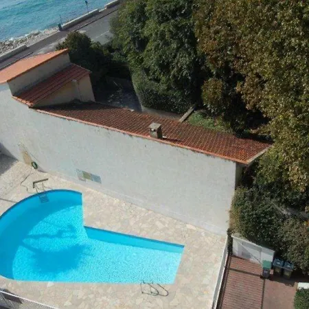 Joli 3p Renove En Bord De Mer Avec Terrasses, Piscine Et Garage A - Fr-1-196-184 * 芒通